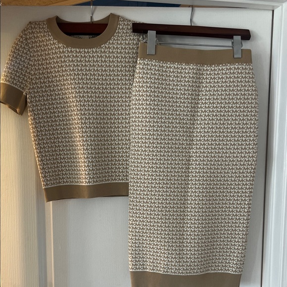 MICHAEL Michael Kors Tan and Cream Skirt Set - Picture 1 of 5